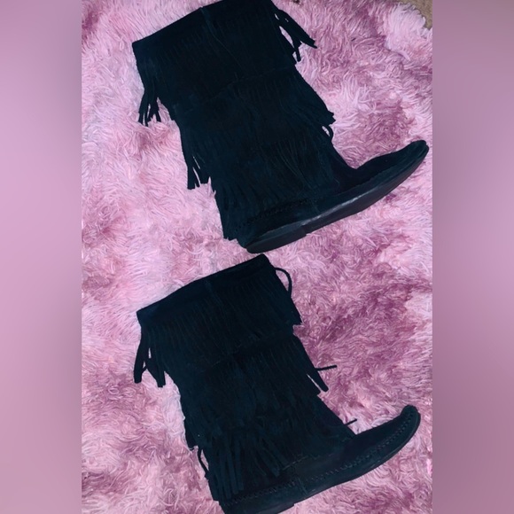 Minnetonka Moccasin 3-Layer Fringe Boots - Picture 2 of 9